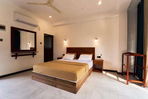 Bed, Photo of the whole room, Bedroom, air conditioner