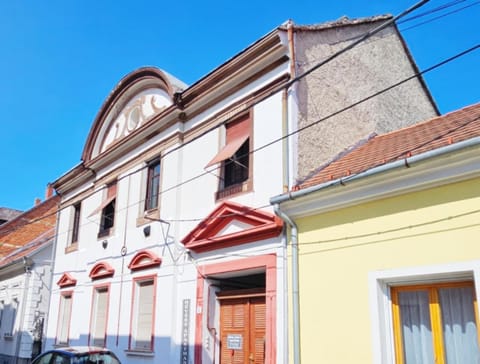 Property building, Day