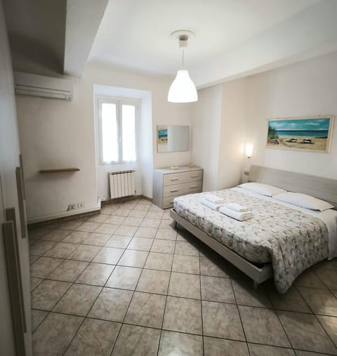 Photo of the whole room, Bedroom, wedding, air conditioner