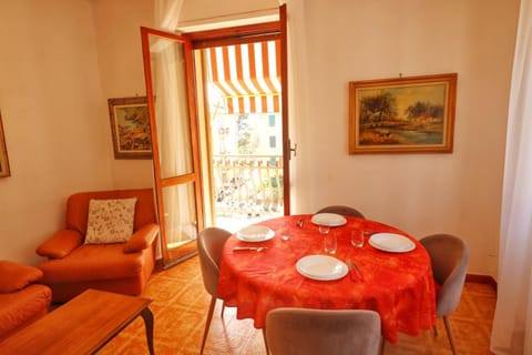 Dining area, Lunch