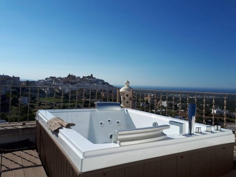 Day, Hot Tub, Balcony/Terrace, Pool view, Swimming pool, Internal: Not applicable to any particular room