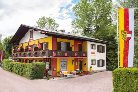 Pension Stissen Haus am See Bed and Breakfast in Villach