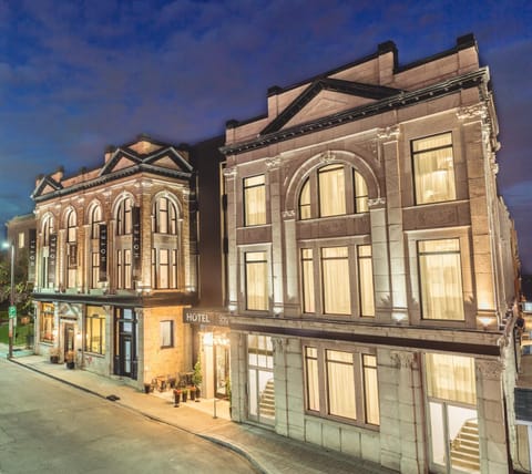 Property building, Night, City view