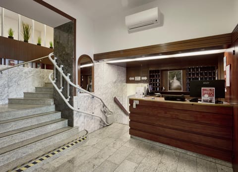 Lobby or reception, Decorative detail, Facility for disabled guests, furniture, air conditioner