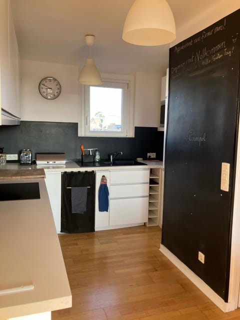 Kitchen or kitchenette, oven, stove