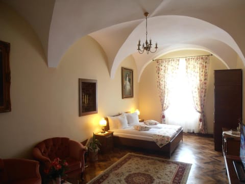 Photo of the whole room, Decorative detail