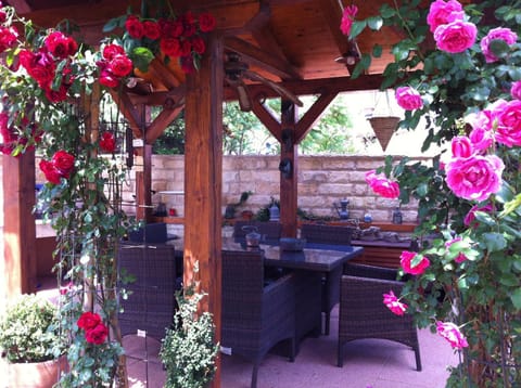 Garden, Seating area