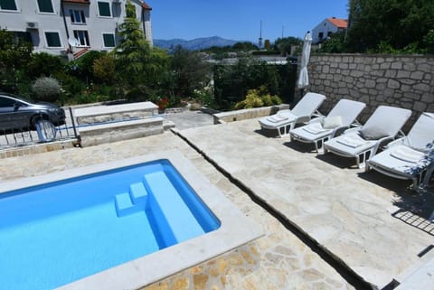 Swimming pool, Location, children, Family