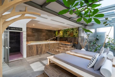 Hot Tub, Spa and wellness centre/facilities