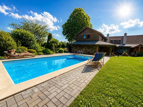 Property building, Garden, Garden view, Pool view, Swimming pool, sunbed