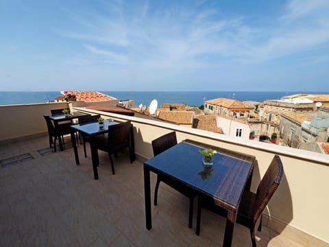 Day, Balcony/Terrace