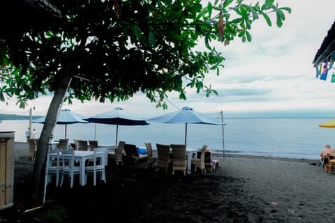 Amed Sunset Beach Hotel in Abang