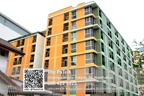 Property building, Facade/entrance, Day, On site
