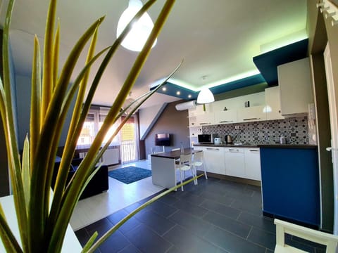 Kitchen or kitchenette, Living room