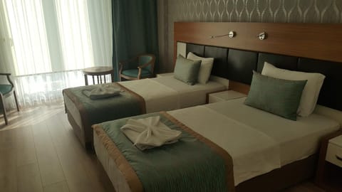 Bed, Other, Photo of the whole room, Decorative detail
