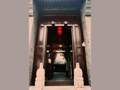Facade/entrance