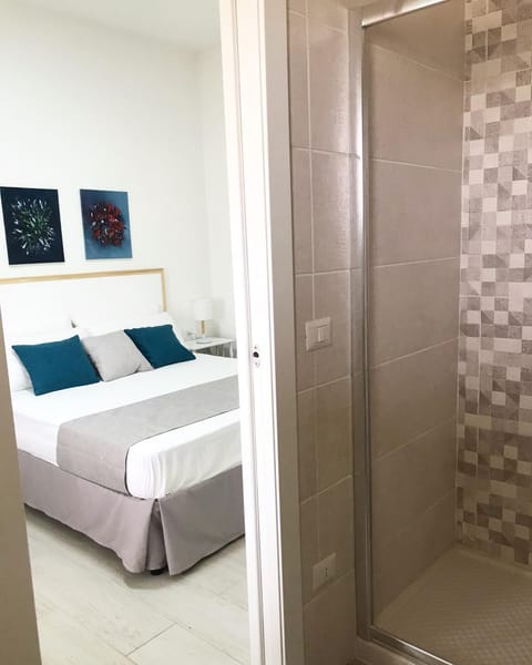 Shower, Bed, Bedroom