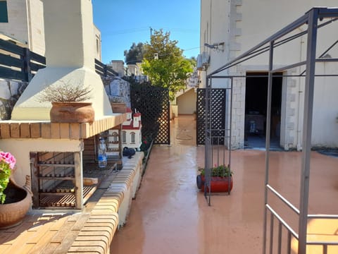 Nikos Studio Apartment in Crete