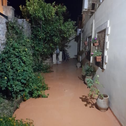 Nikos Studio Apartment in Crete