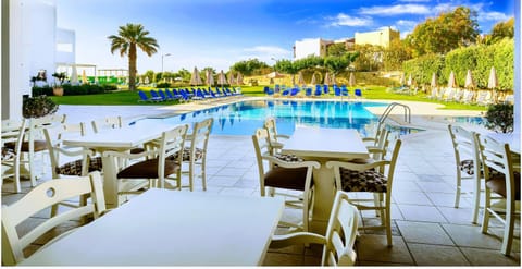 Patio, Restaurant/places to eat, On site, Swimming pool