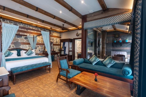 Bed, Living room, Photo of the whole room, Seating area, Bedroom
