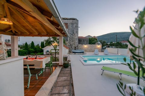 BBQ facilities, Garden, Pool view, Swimming pool, Swimming pool