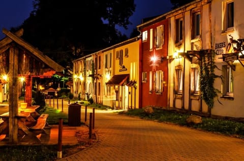 Property building, Night, Night, Neighbourhood