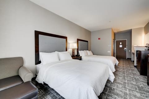 Bed, Photo of the whole room, Seating area, Bedroom