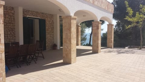 Patio, Facade/entrance