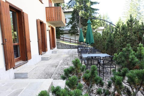 Communal lounge/ TV room, Balcony/Terrace