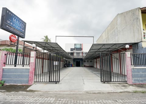 Facade/entrance