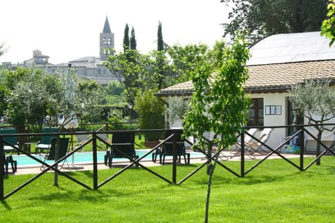 Property building, Garden, City view, Garden view, Landmark view, Pool view, Swimming pool, Swimming pool