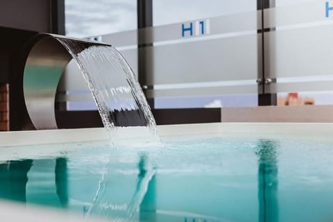 Swimming pool, Swimming pool