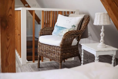 Bed, Living room, Photo of the whole room, Seating area, Bedroom