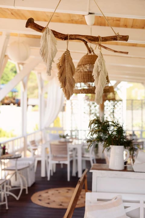 Restaurant/places to eat, Day, Garden, Other, Other, Other, Banquet/Function facilities, Decorative detail, Decorative detail