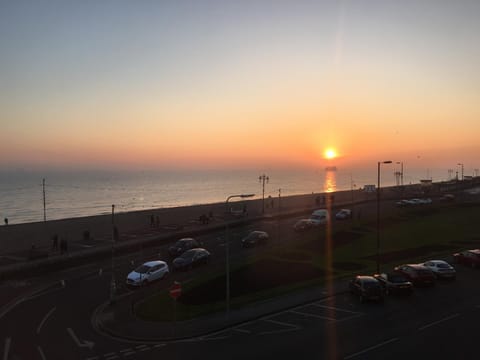 Nearby landmark, Natural landscape, Other, Beach, Sea view, Street view
