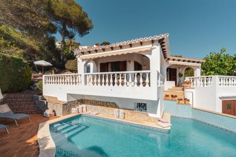Property building, Patio, Spring, Off site, Day, Summer, View (from property/room), Balcony/Terrace, Pool view, Swimming pool, sunbed