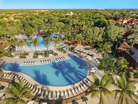 Bird's eye view, Swimming pool