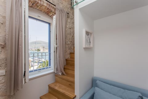 Living room, City view, Sea view, Street view