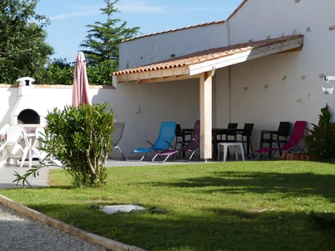 Patio, BBQ facilities, Garden, Balcony/Terrace