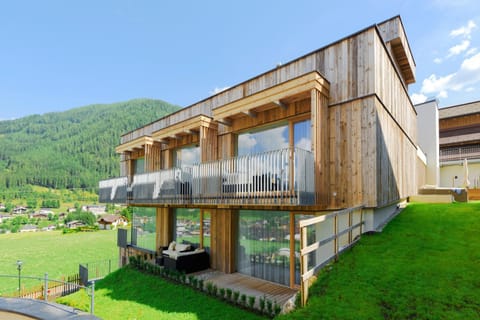 Patio, Patio, Restaurant/places to eat, Facade/entrance, Day, Natural landscape, Winter, Summer, Garden, Skiing, Balcony/Terrace, Balcony/Terrace, Kitchen or kitchenette, Lobby or reception, Seating area, Hiking, On site, City view, Garden view, Mountain view, Area and facilities