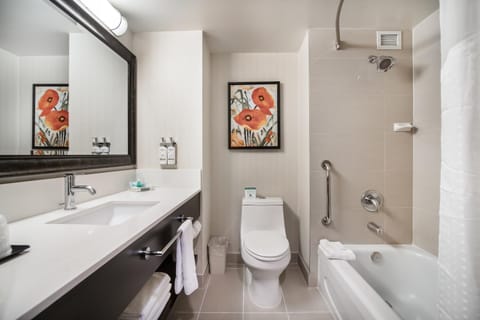 Shower, Bathroom, Bath, bidet, towels