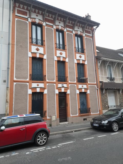 Property building, Street view