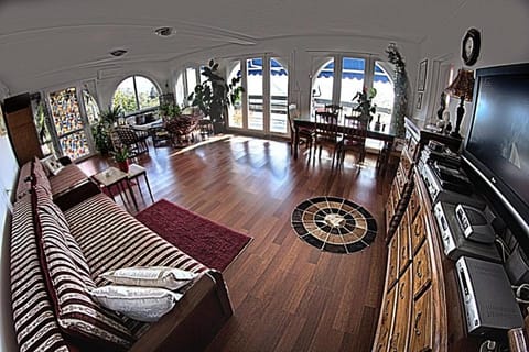 Living room, Seating area, Dining area, Bedroom