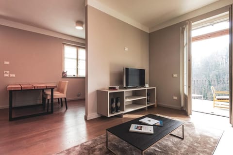 TV and multimedia, Living room, Dining area