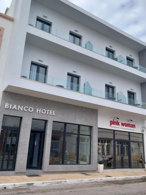 Property building, Facade/entrance, Property logo or sign, Street view