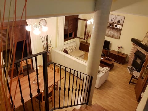 Communal lounge/ TV room, Living room, Lounge or bar, Seating area, Dining area