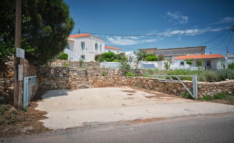 Maira Arch House House in Islands