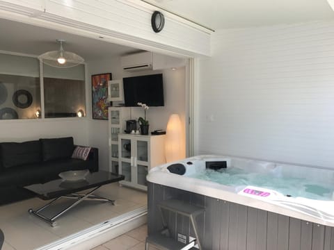 Hot Tub, Living room, Open Air Bath
