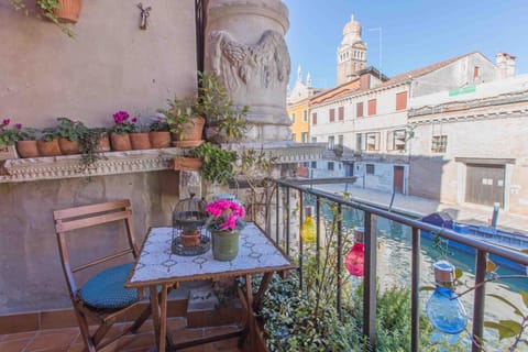 Nearby landmark, View (from property/room), Balcony/Terrace, City view, Landmark view, Sea view, Quiet street view